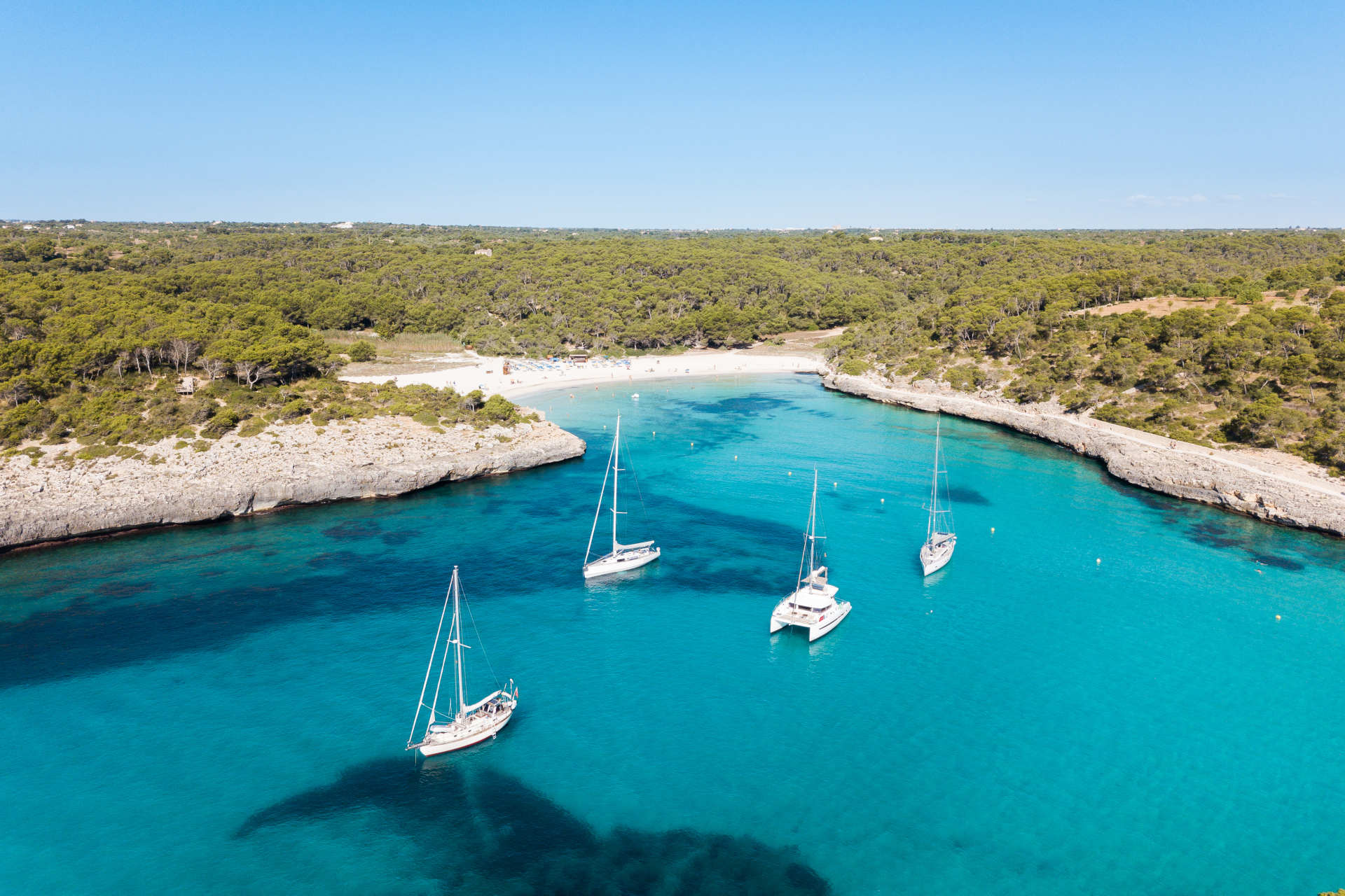 cala mondrago katamaran