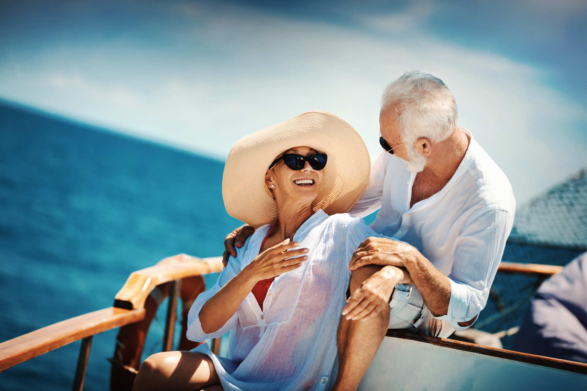 Paar auf einem Segeltörn über 50 von Bluebay Balear